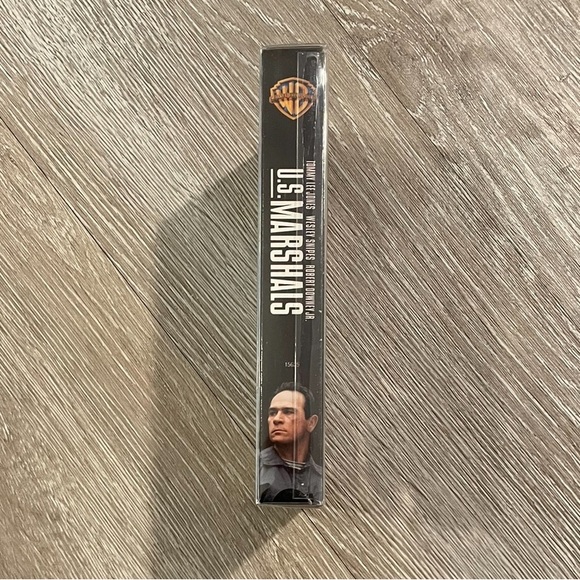 EUC U.S. Marshall’s VHS Movie with Sam Gerard and his team from “The Fugitive” - Picture 4 of 5